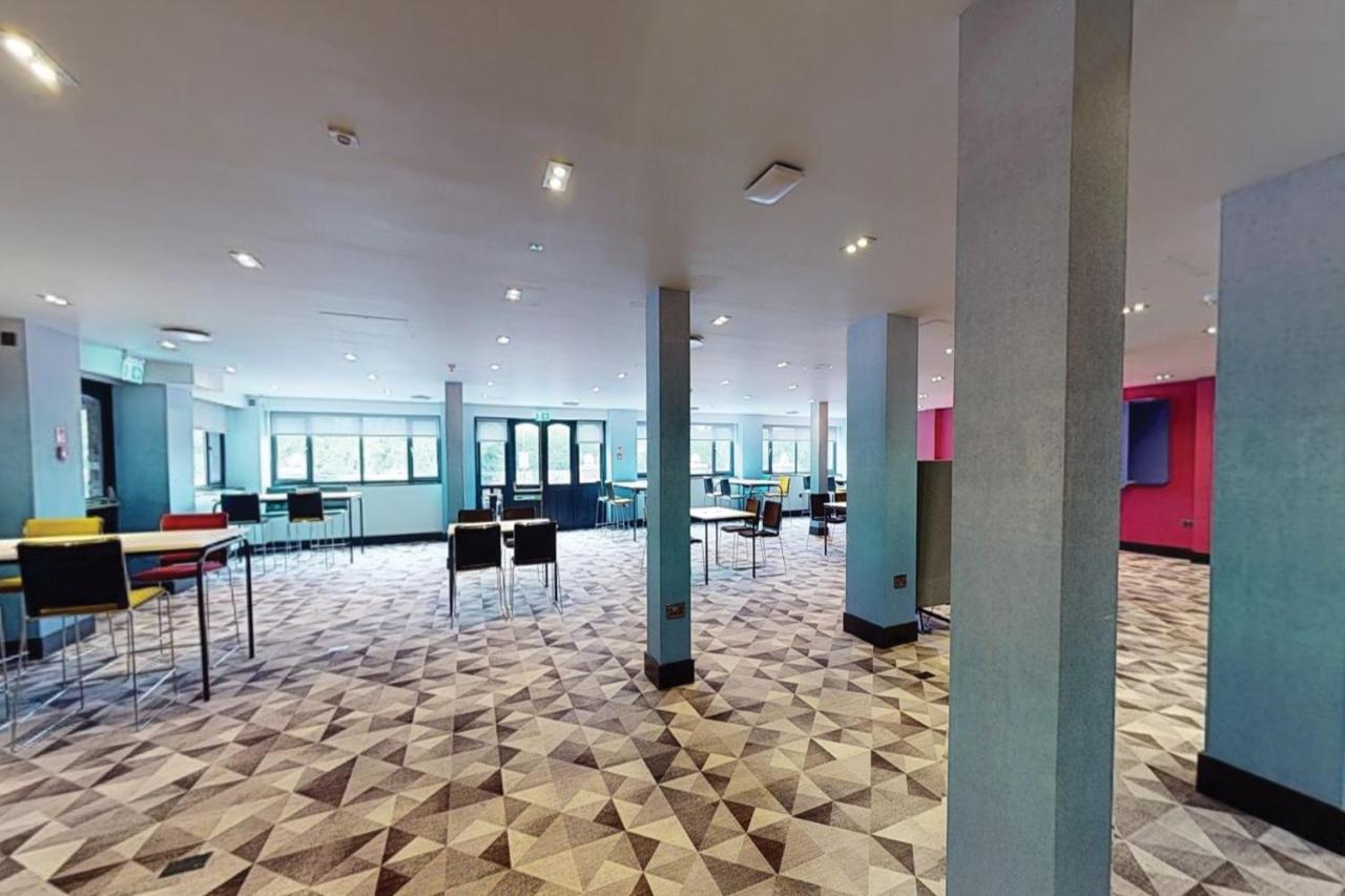 Village Hotel Warrington Luaran gambar
