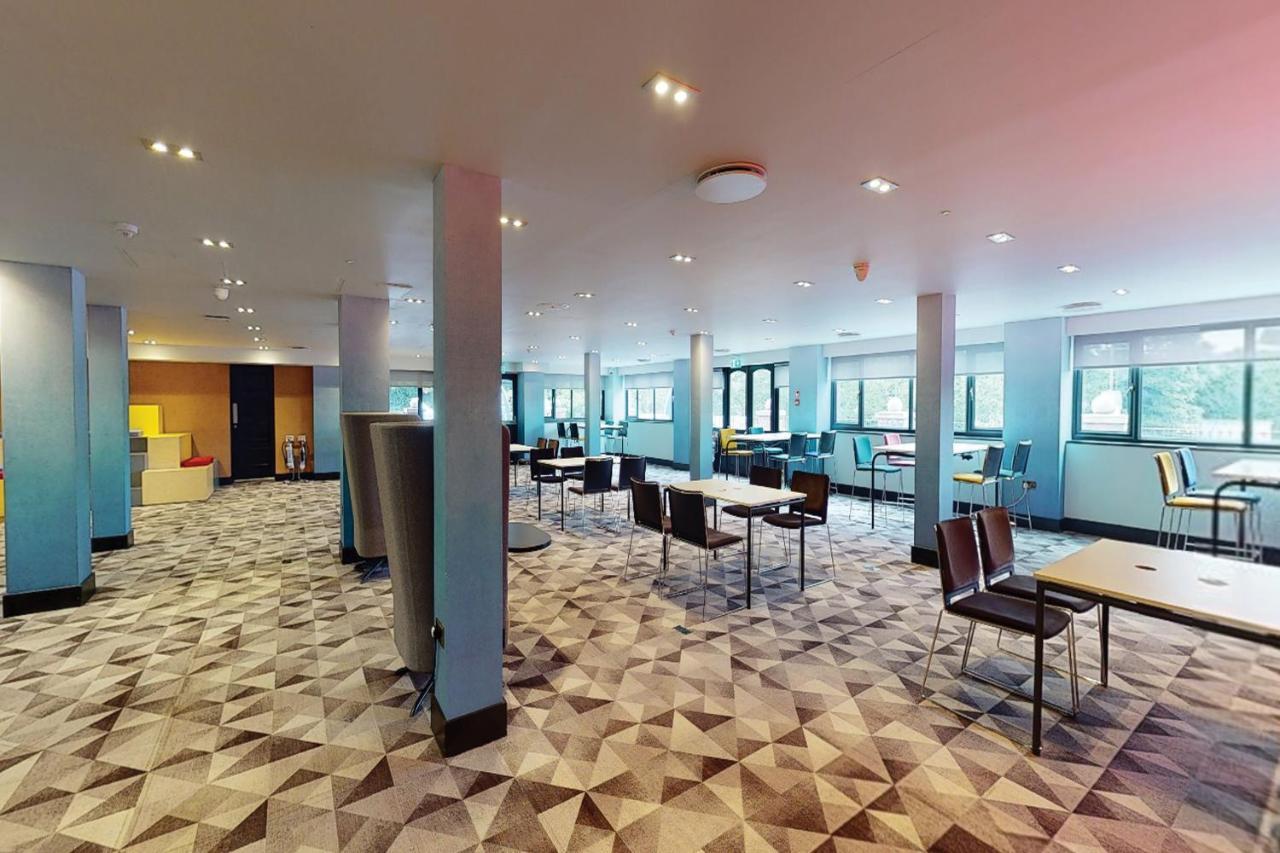 Village Hotel Warrington Luaran gambar